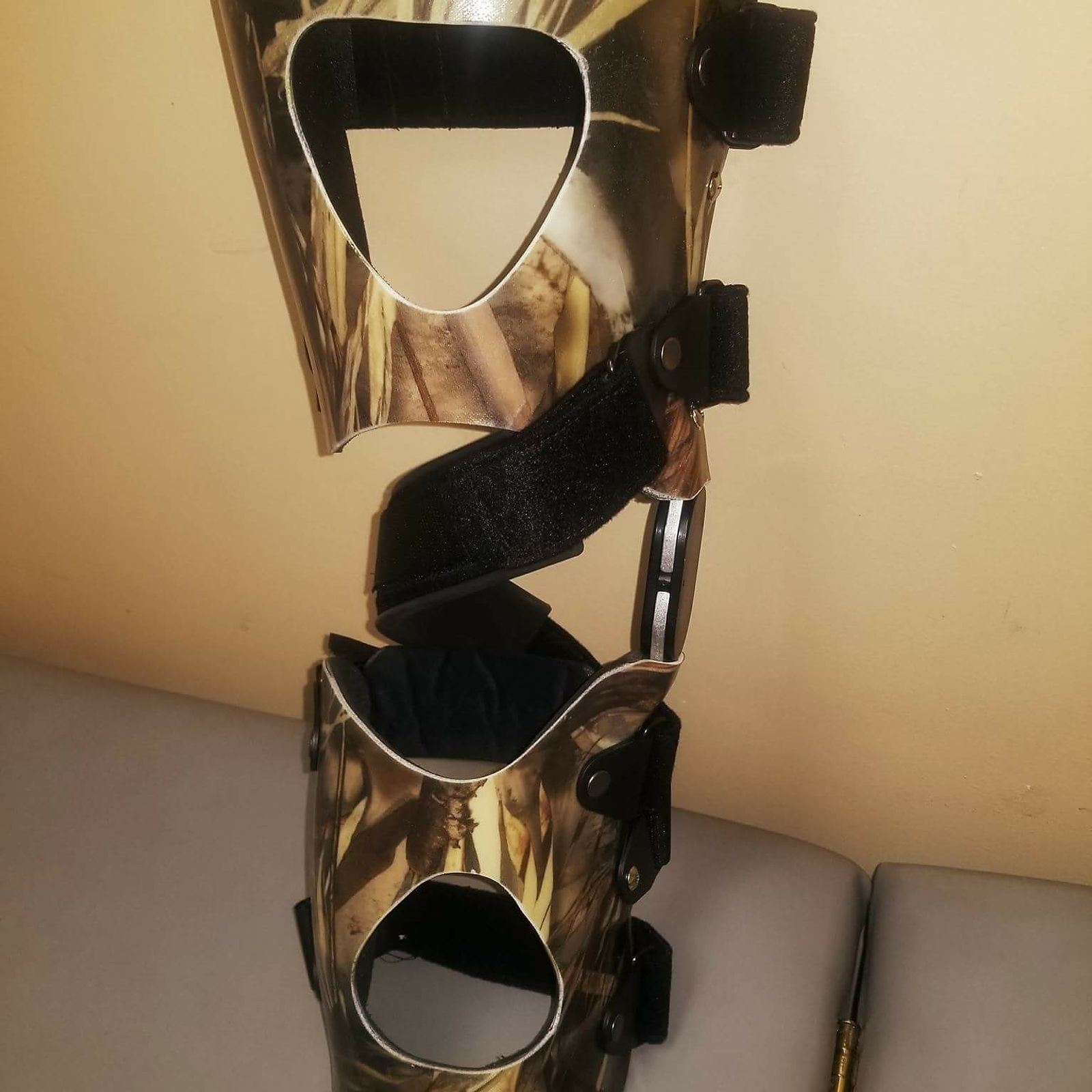 Camo-patterned laminated knee orthosis (KO)